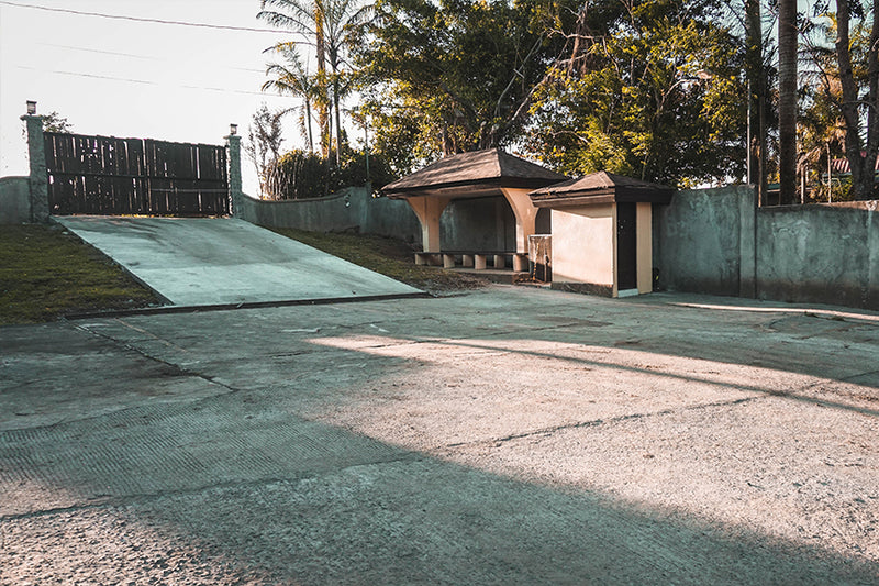 THE DROP OFF & PARKING